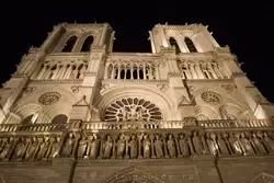 Фасад собора Парижской Богоматери