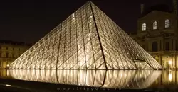 Пирамида Лувра (Pyramide du Louvre)