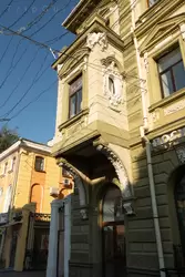Дом торгового общества «Наследники Фроловы» в Нижнем Новгороде