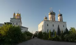 Храмы Макарьевского монастыря в Нижегородской области