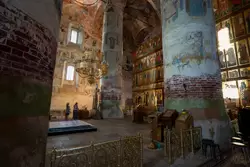 Интерьер Троицкого собора Макарьевского монастыря