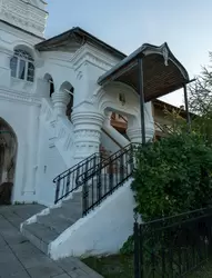 Лестница в церковь Архангела Михаила, Макарьевский монастырь