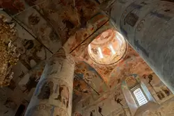 Макарьевский монастырь, интерьер Троицкого собора