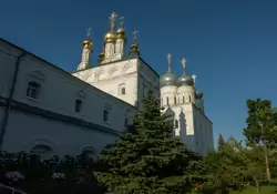 Макарьевский монастырь, Успенская церковь и Троицкий собор