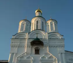 Надвратный Архангельский храм