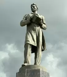 Памятник Габдулле Тукаю