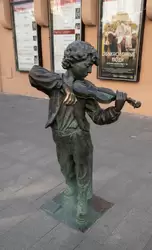 Скульптура «Юный скрипач» в Нижнем Новгороде