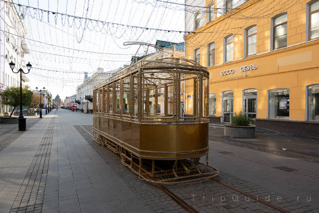 Трамвай на улице Большая Покровская
