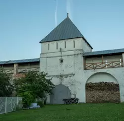 Восточная башня Макарьевского монастыря