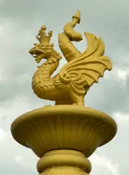 Змей Зилант на ограде парка Тысячелетия в Казани