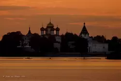 Ипатьевский монастырь вечером