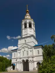 Церковь Михаила Архангела с надвратной колокольней Зилантова монастыря