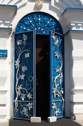 Двери Владимирской церкви Зилантова монастыря