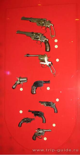 Револьверы в музее оружия