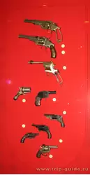 Револьверы в музее оружия
