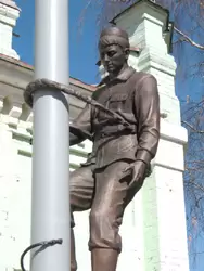 Памятник связисту в Елабуге