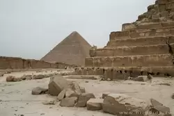 Подножие пирамиды Микерина и пирамида Хеопса