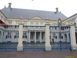 Гаага, Королевский дворец Noordeinde
