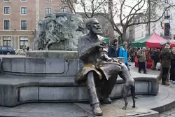 Памятник Шарлю Бюльсу — мэру Брюсселя и художнику