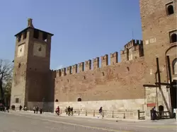 Замок Кастельвеккьо в Вероне