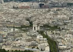 Триумфальная арка в Париже — вид с Эйфелевой башни