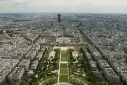 Панорама Парижа с Эйфелевой башни