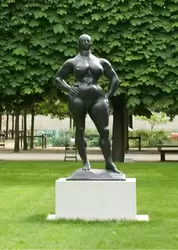 Скульптуры в саду Тюильри: Gaston Lachaise «Standing Woman» 1932