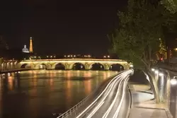 Сена и Эйфелева башня ночью