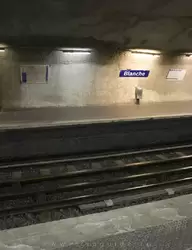 Станция метро Blanche