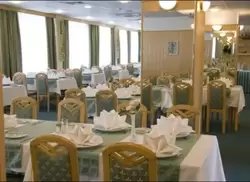 Ресторан Бурлак в гостинице Волна