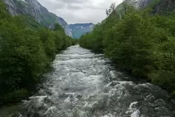 Река Сима — поток воды, который оставили при строительстве ГЭС Sima kraftverk