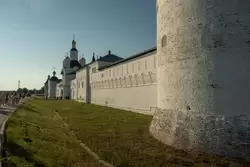 Макарьевский монастырь, крепостная стена со стороны Волги