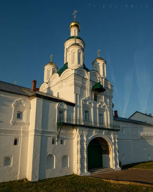 Надвратная церковь Макарьевского монастыря